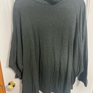 Green‎ Long Sleeve Top